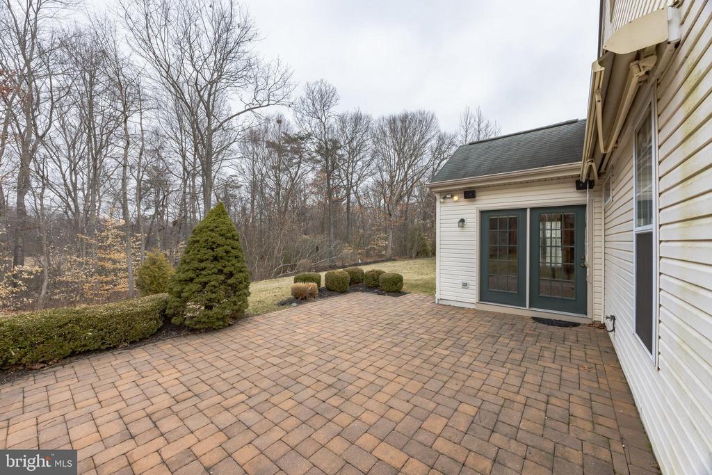 142 GLENGARRY LANE