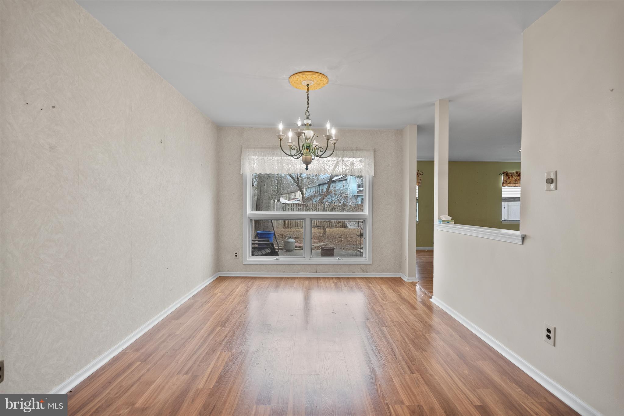 304 Foxwood Ln
