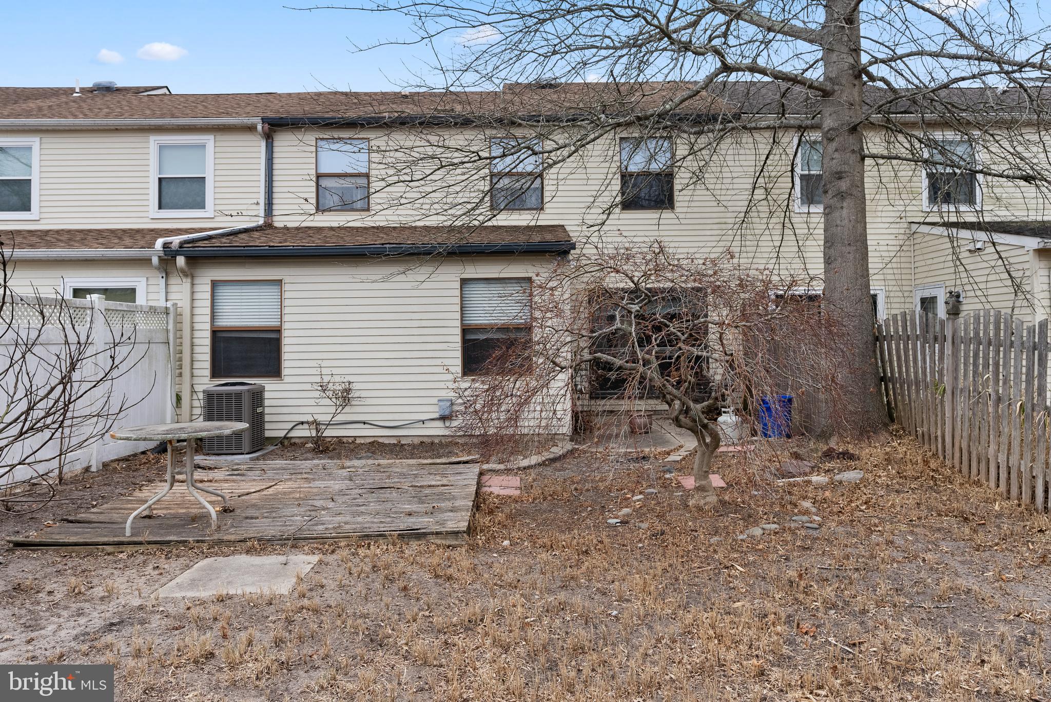 304 Foxwood Ln