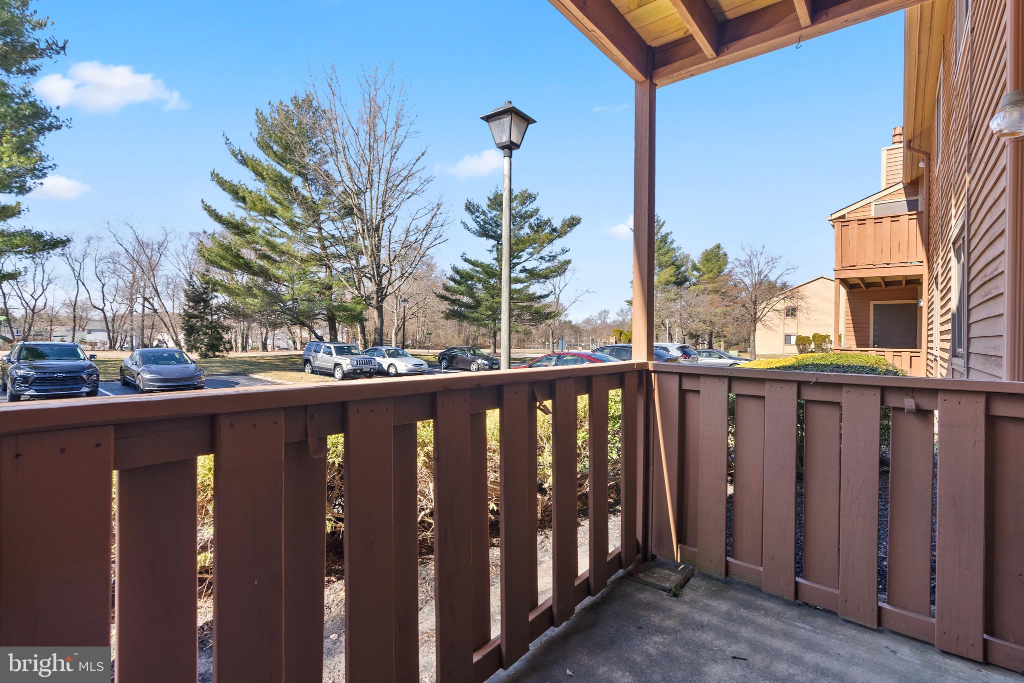 1805 WOODHOLLOW DR
