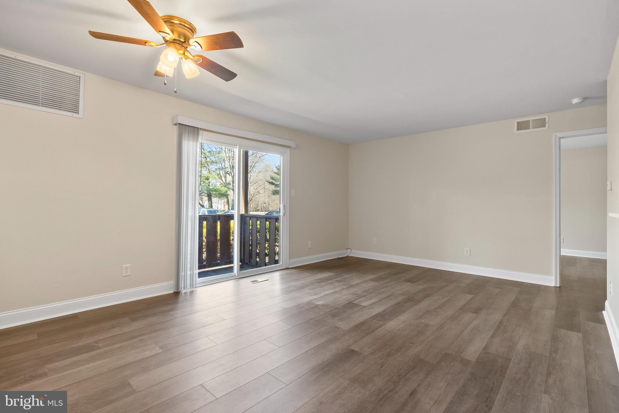1805 WOODHOLLOW DR