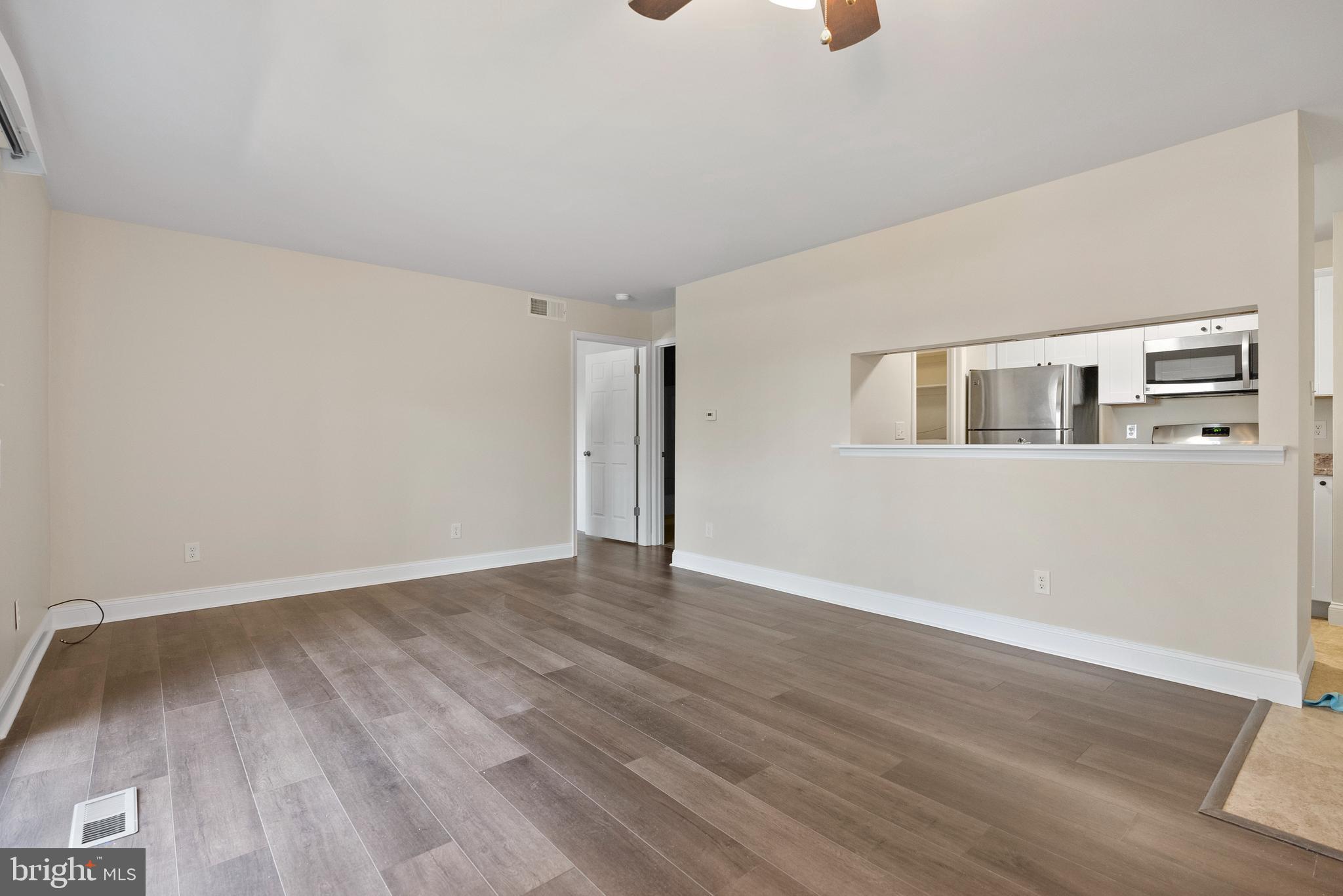 1805 WOODHOLLOW DR