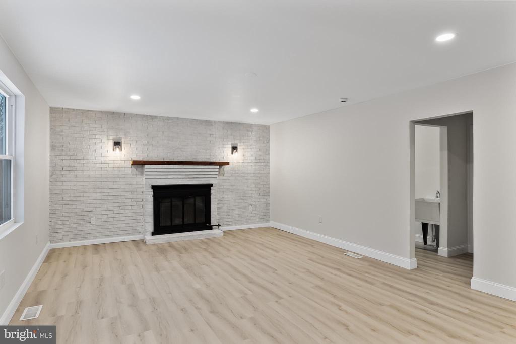 129 Walnut Ave
