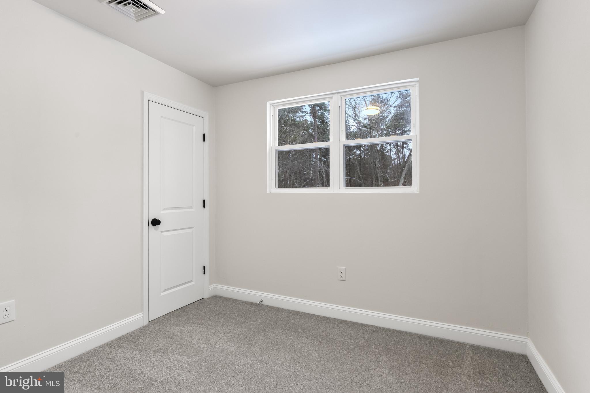129 Walnut Ave