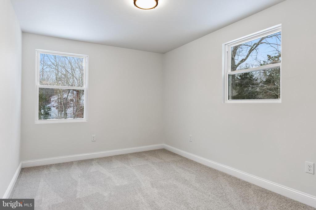 129 Walnut Ave