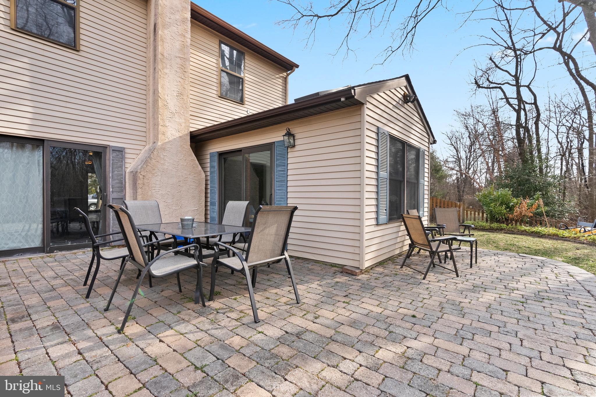 34 E Oleander Dr