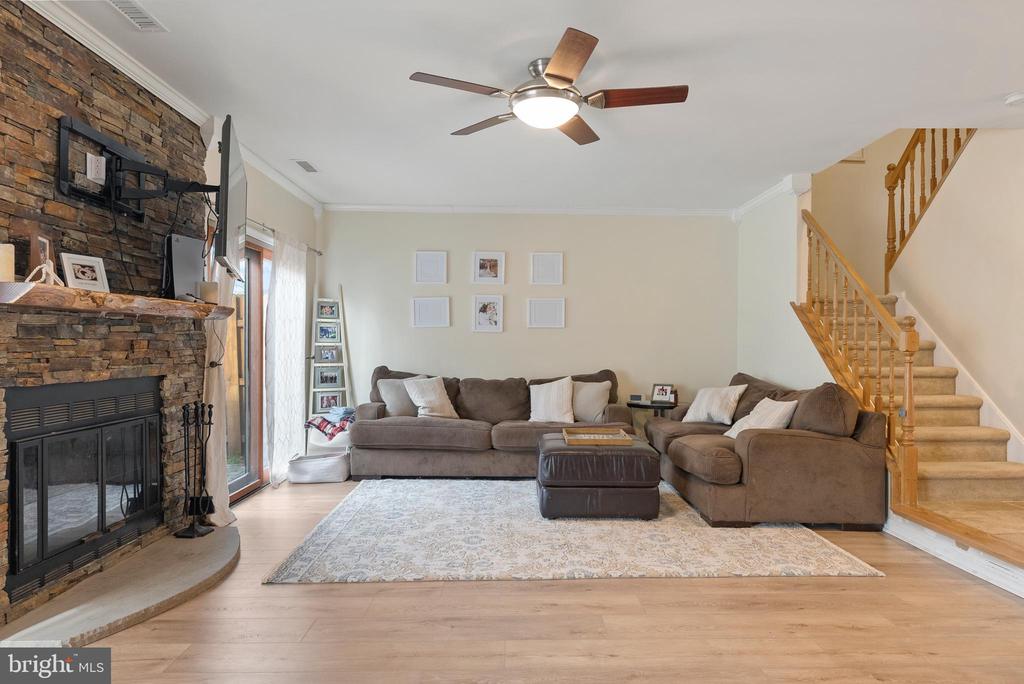 34 E Oleander Dr