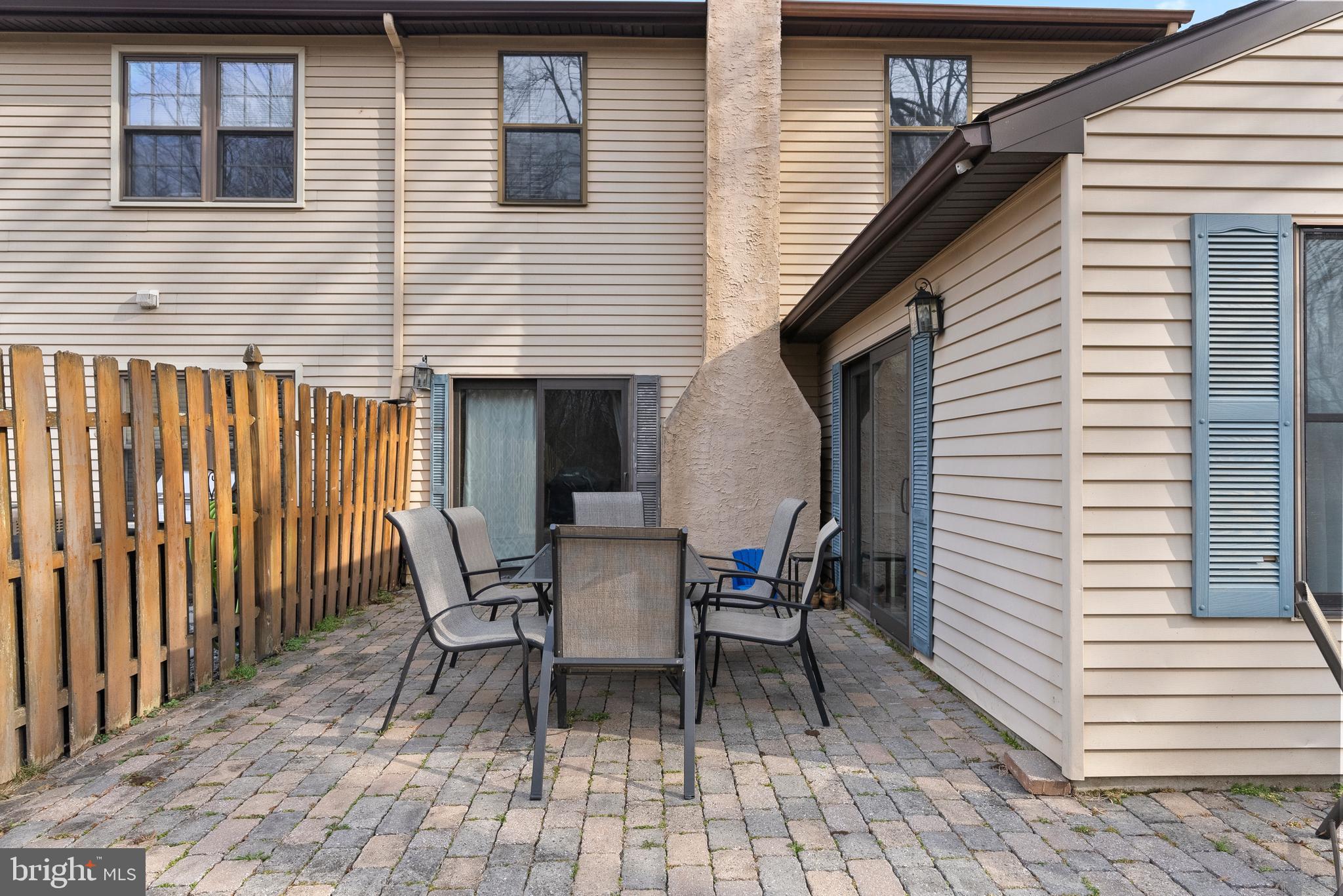 34 E Oleander Dr