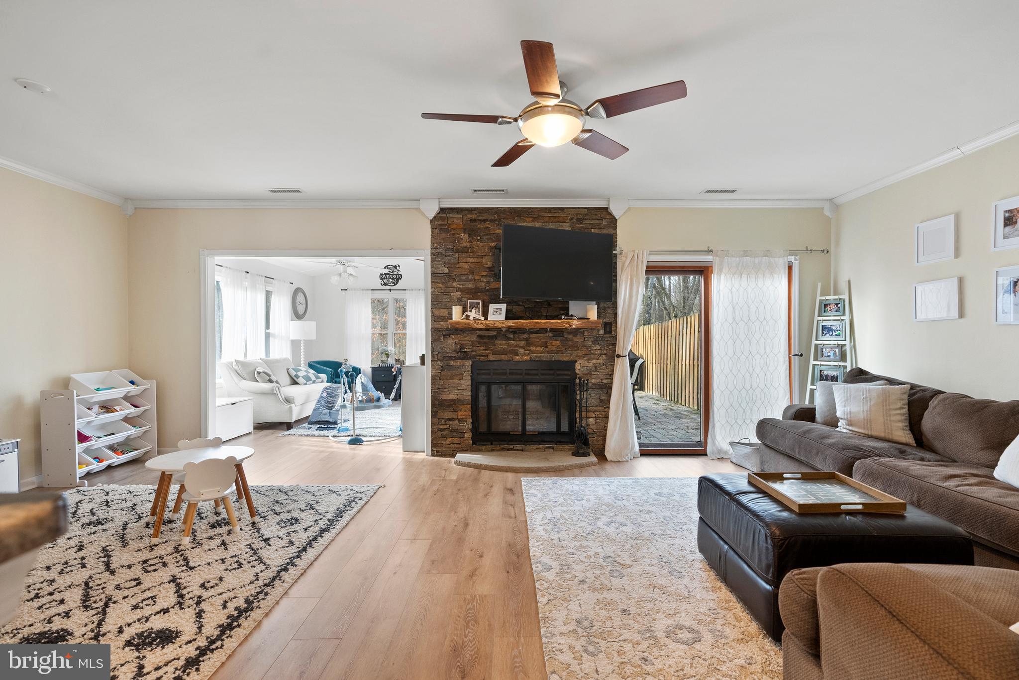 34 E Oleander Dr