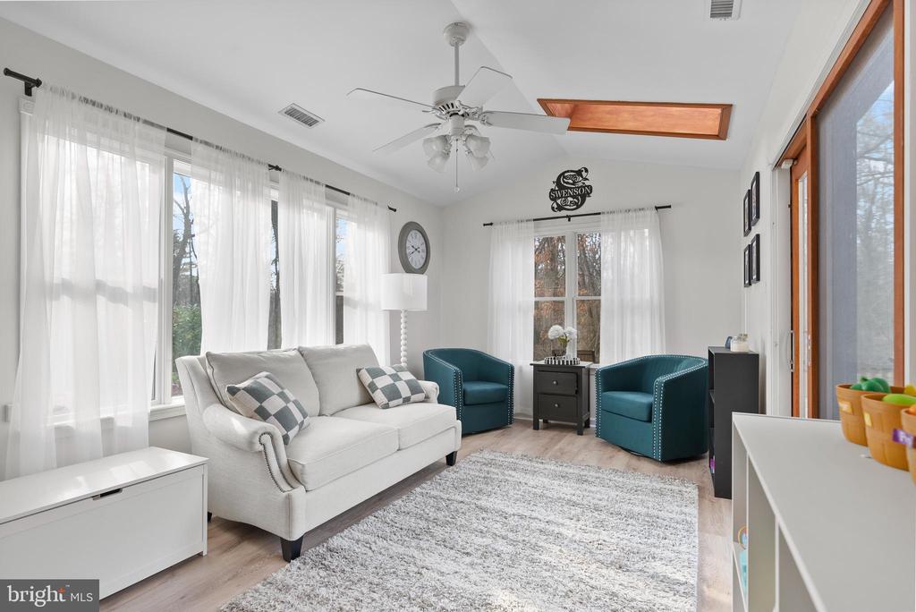 34 E Oleander Dr