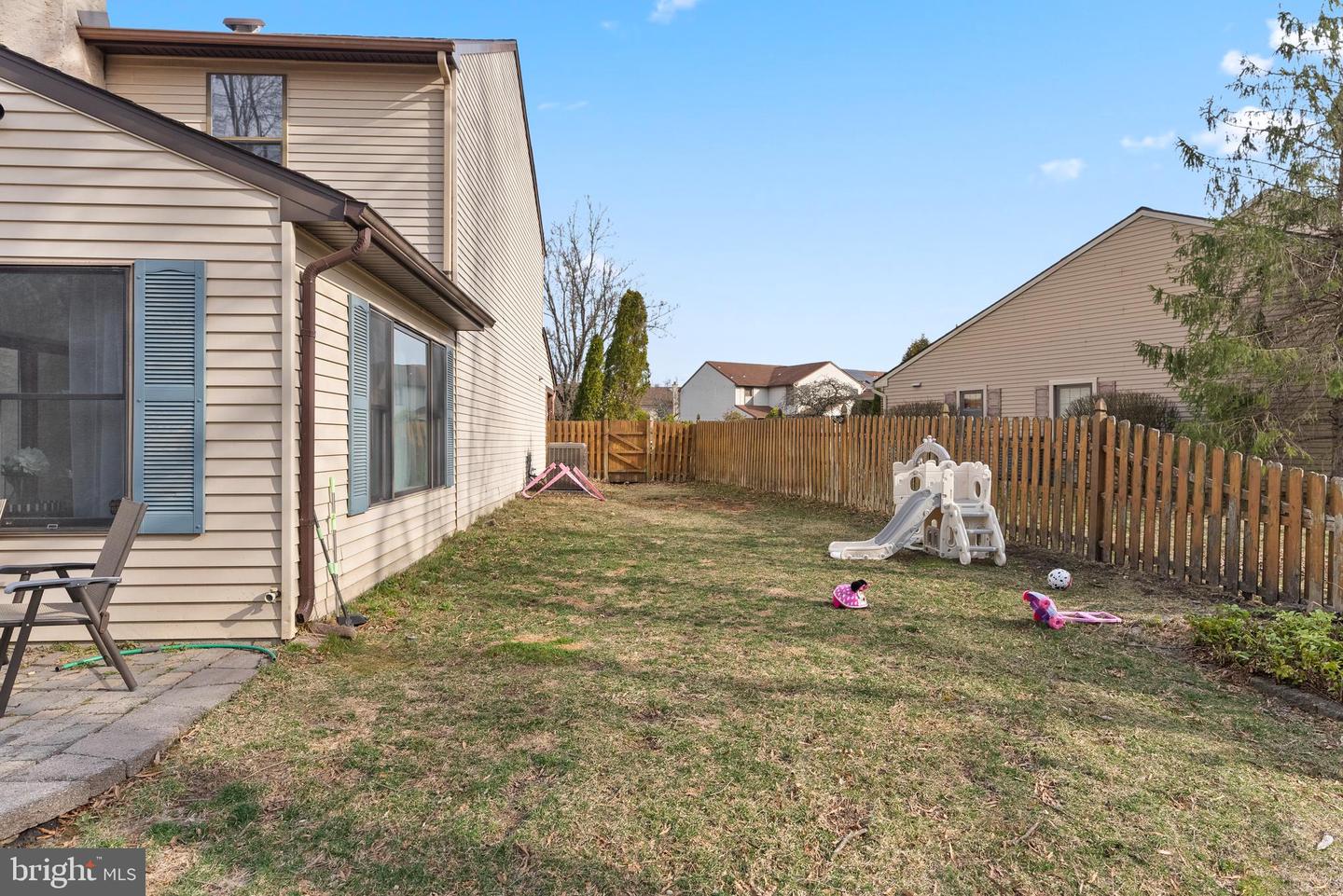 34 E Oleander Dr