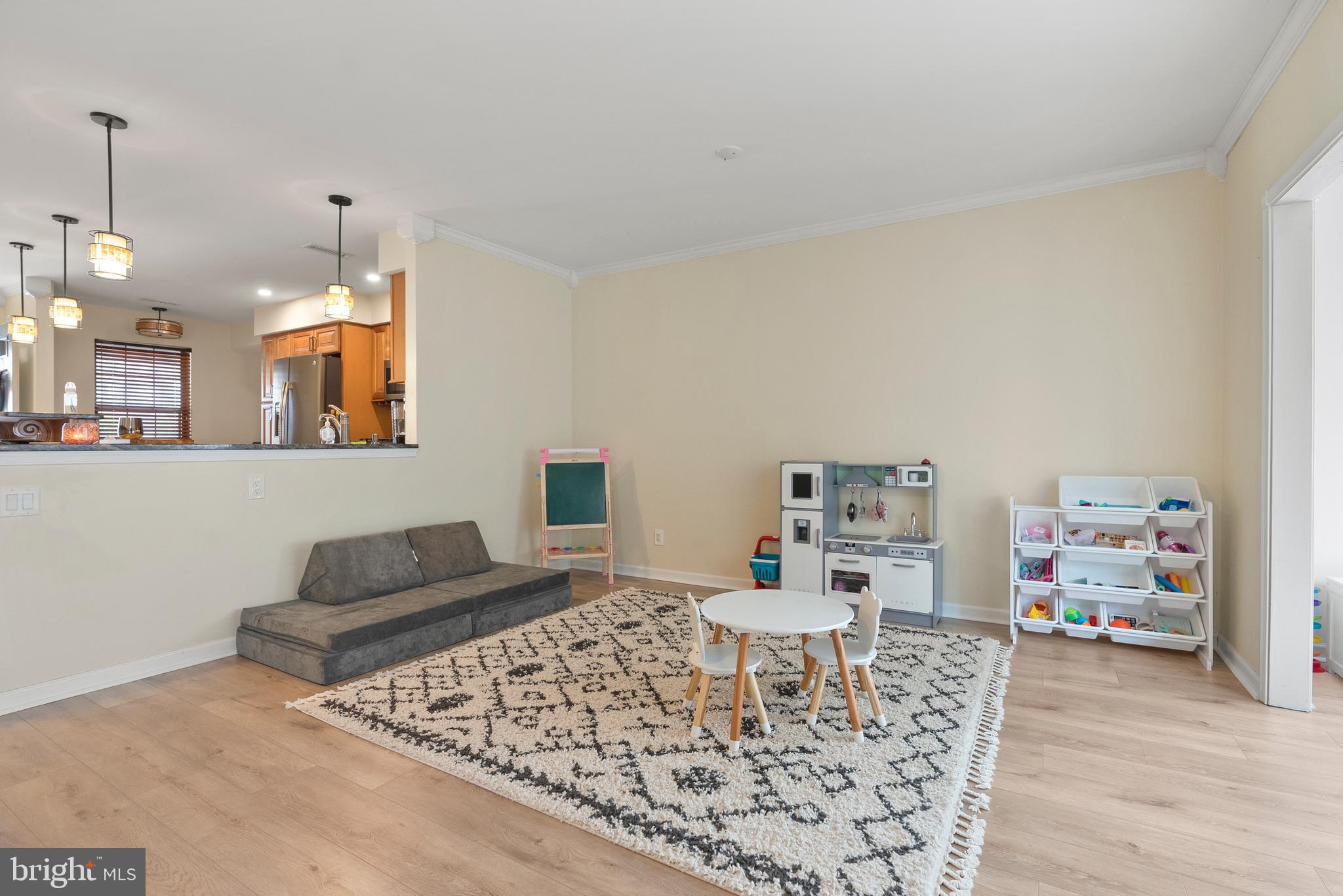 34 E Oleander Dr