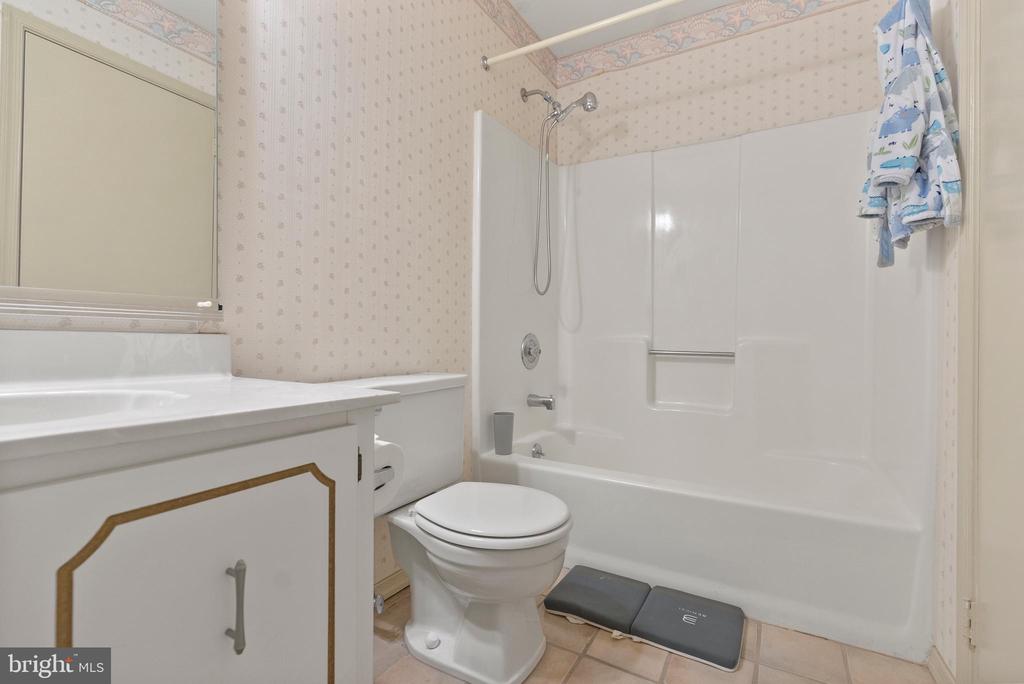 34 E Oleander Dr