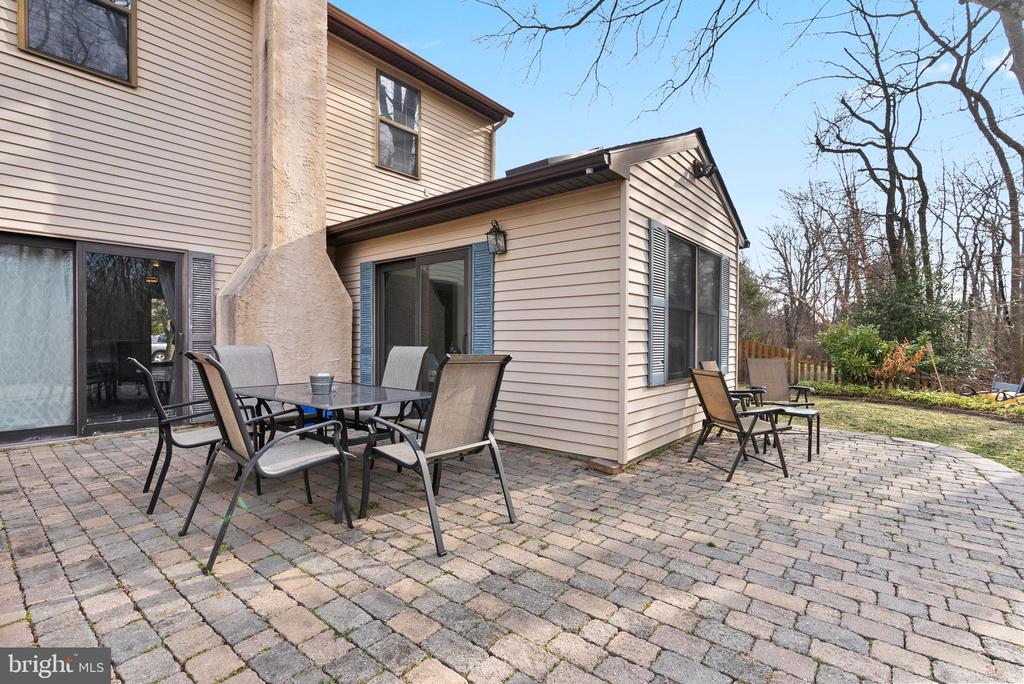 34 E Oleander Dr