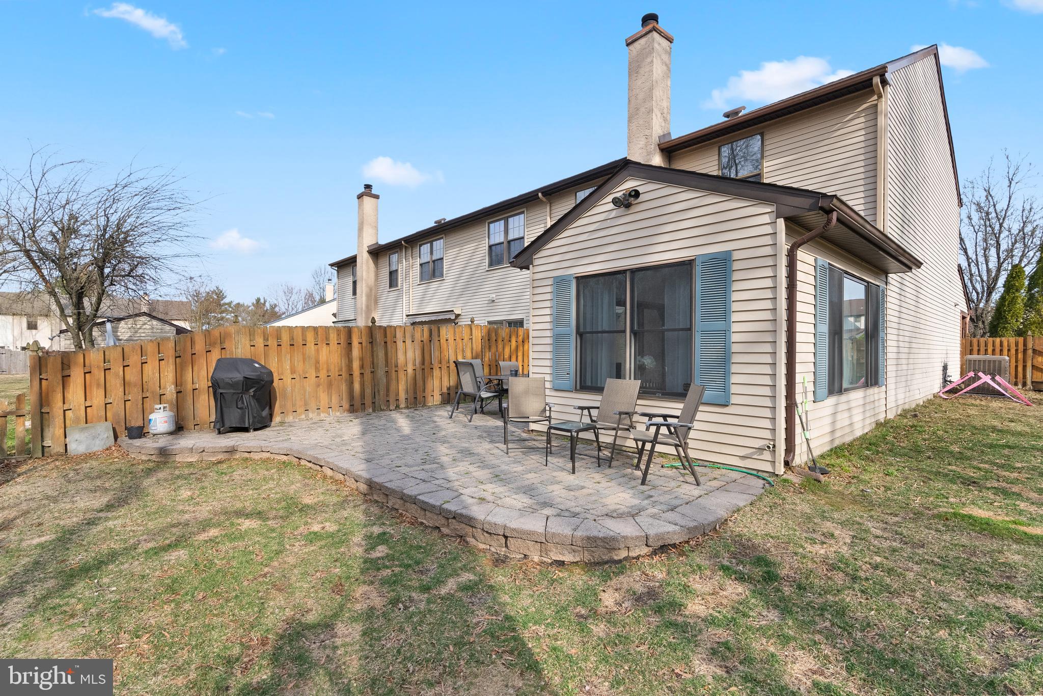 34 E Oleander Dr