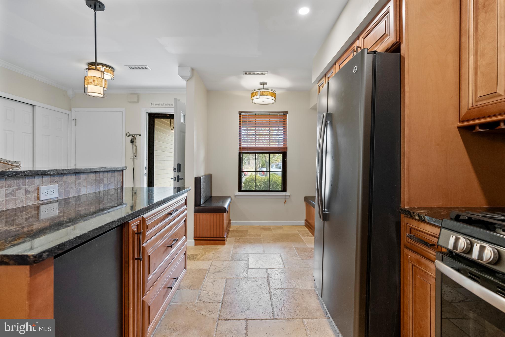 34 E Oleander Dr
