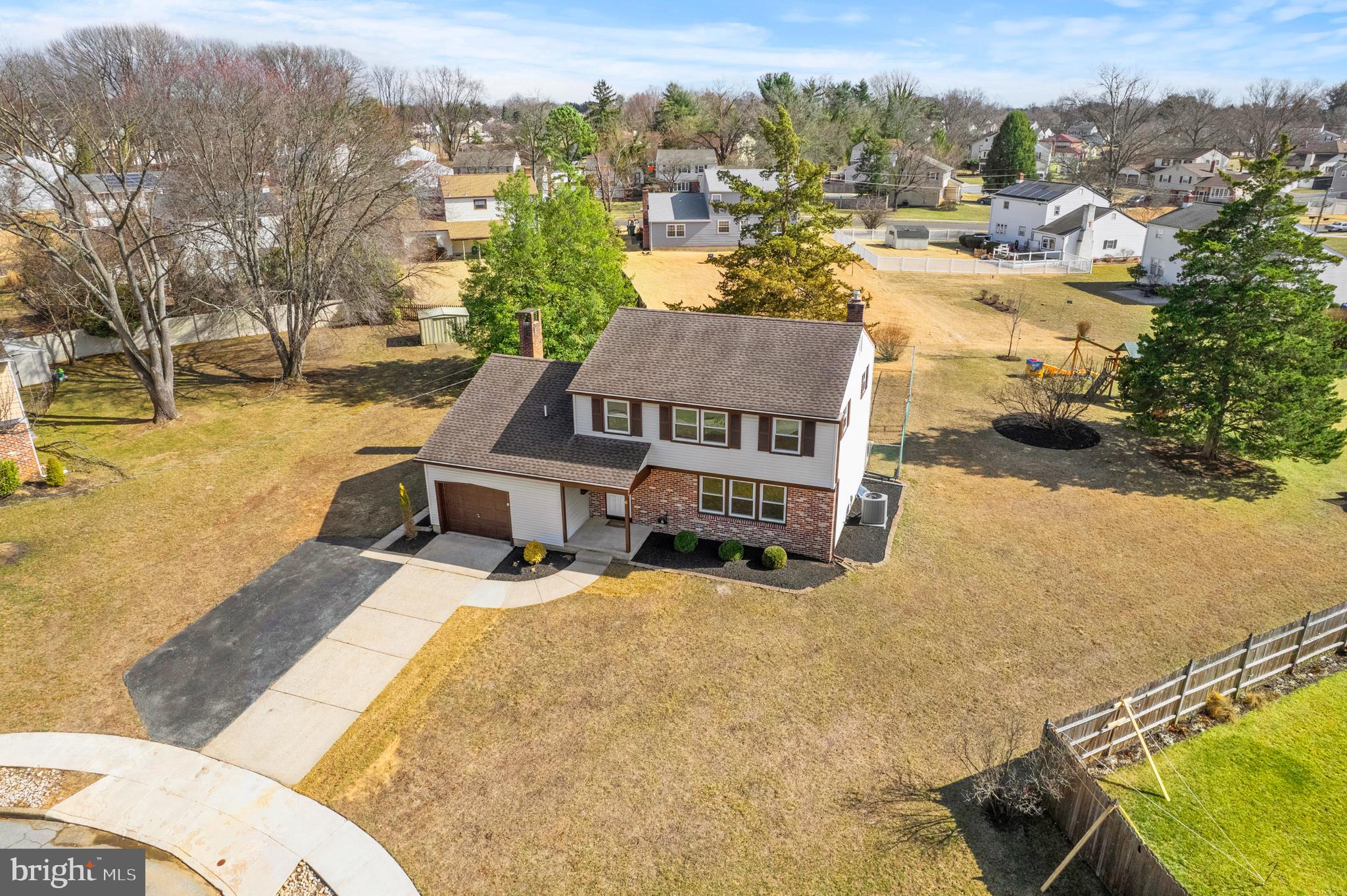6 YORKTOWN COURT