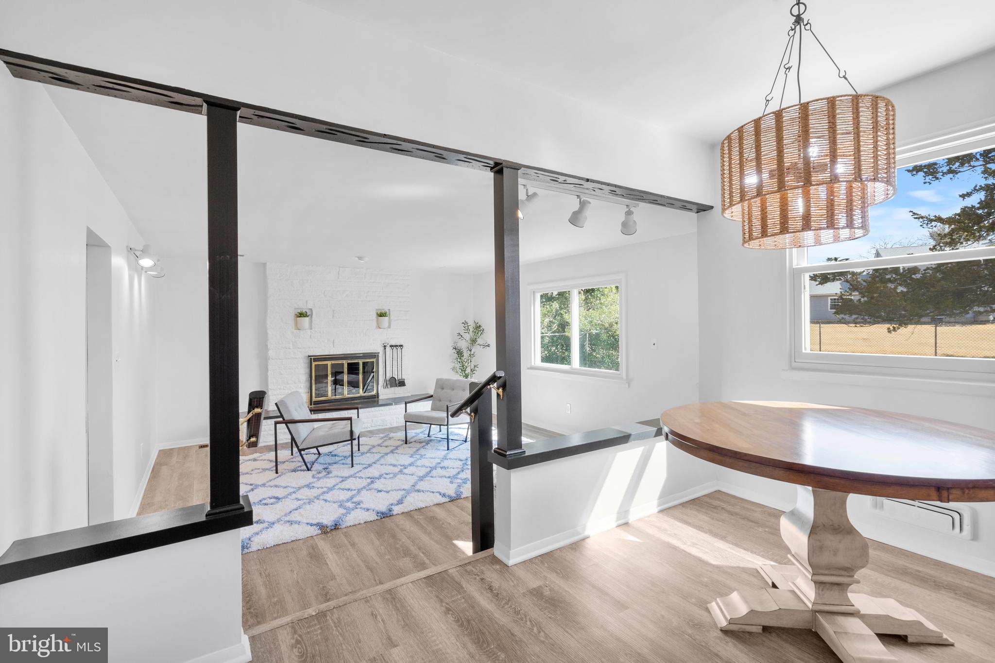 6 YORKTOWN COURT
