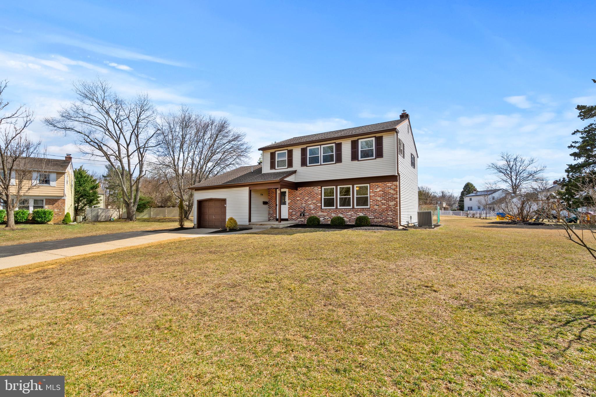 6 YORKTOWN COURT
