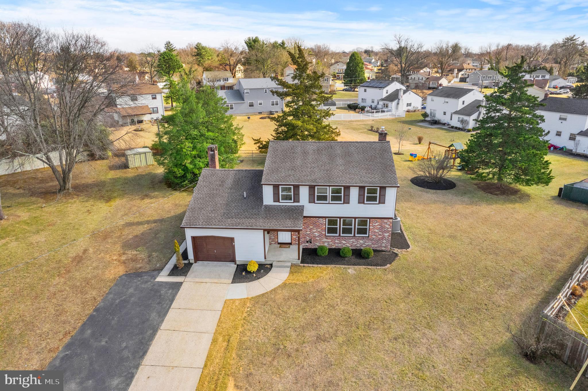 6 YORKTOWN COURT