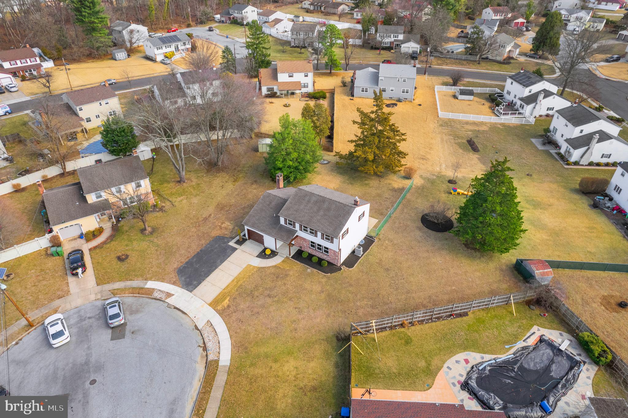 6 YORKTOWN COURT