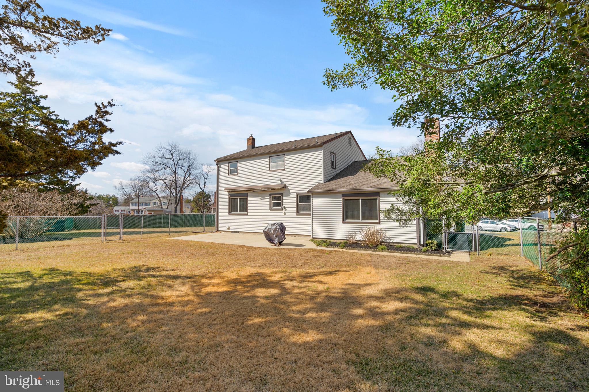 6 YORKTOWN COURT