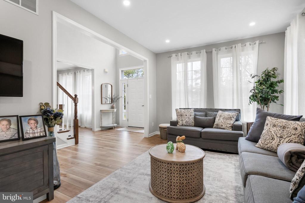 12 LOWBRIDGE PASSAGE