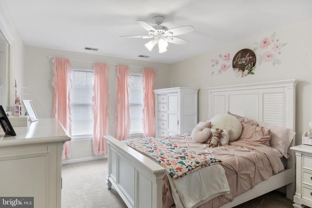 12 LOWBRIDGE PASSAGE