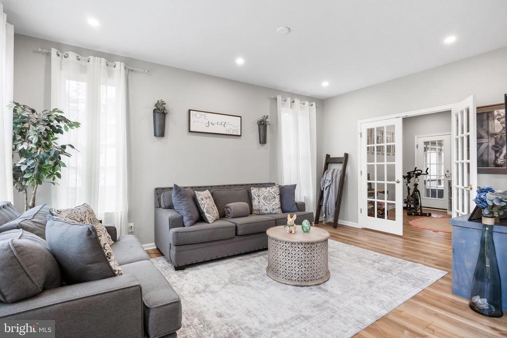 12 LOWBRIDGE PASSAGE