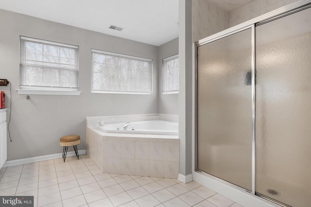 12 LOWBRIDGE PASSAGE
