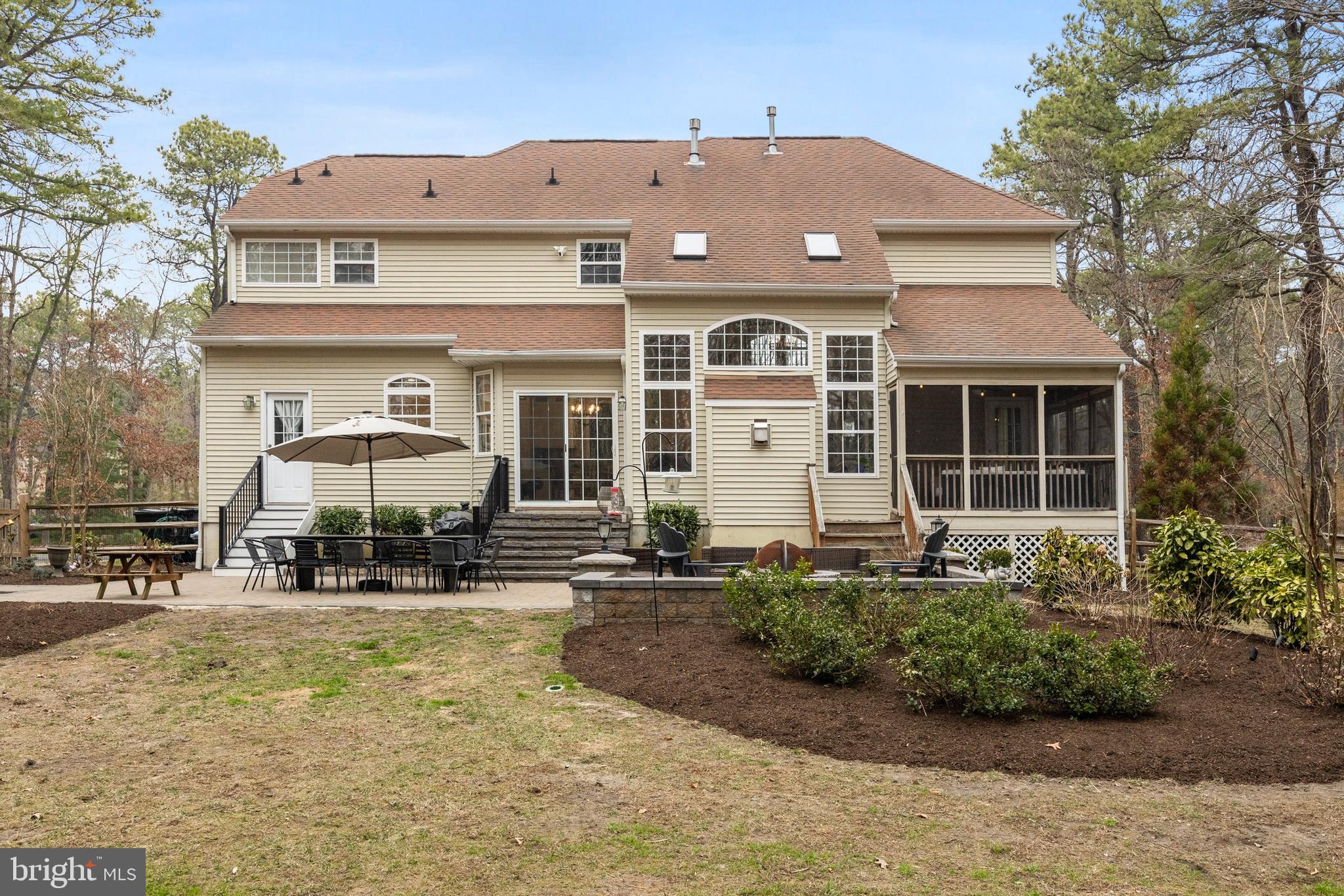 12 LOWBRIDGE PASSAGE