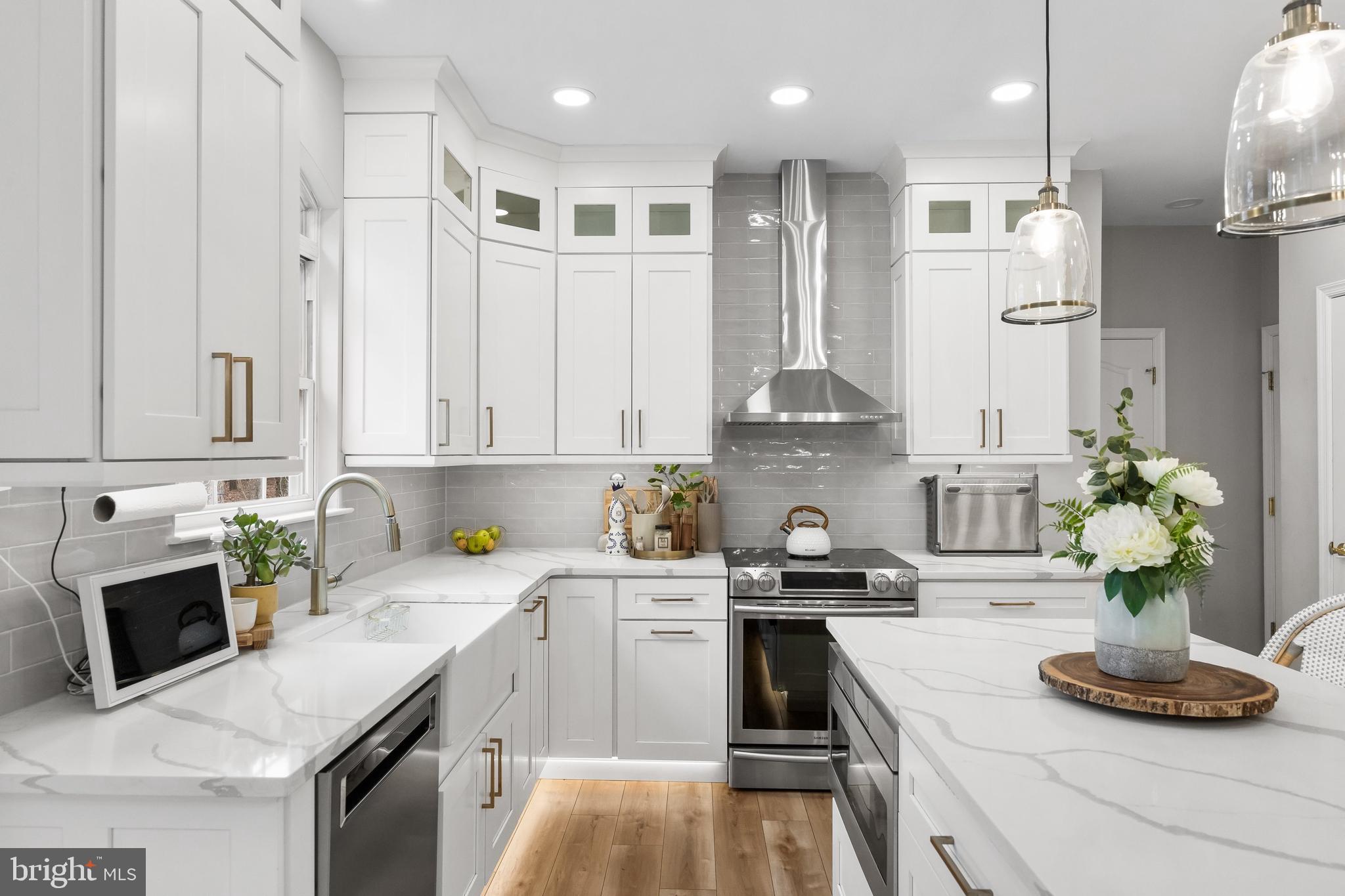 12 LOWBRIDGE PASSAGE