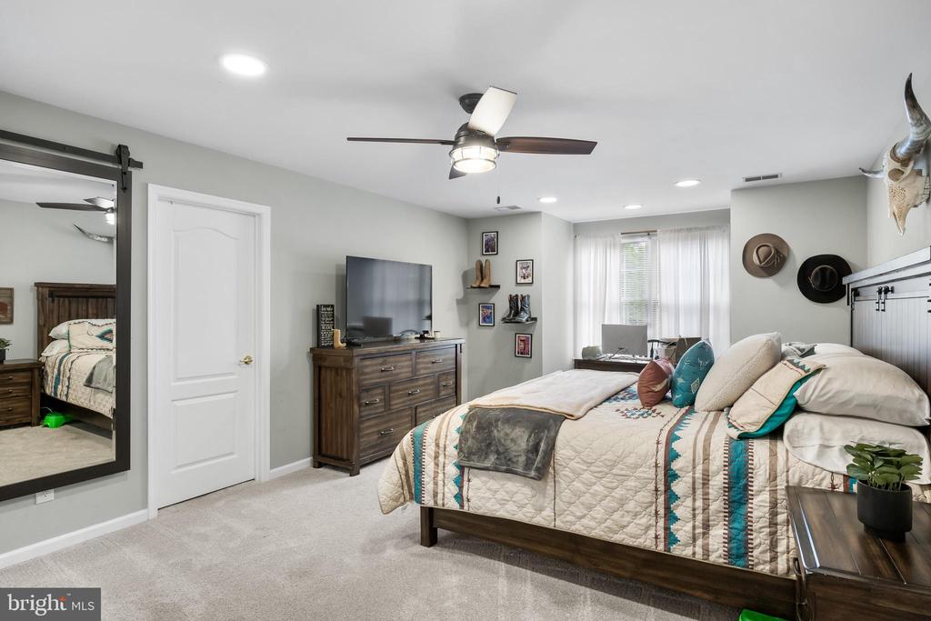 12 LOWBRIDGE PASSAGE