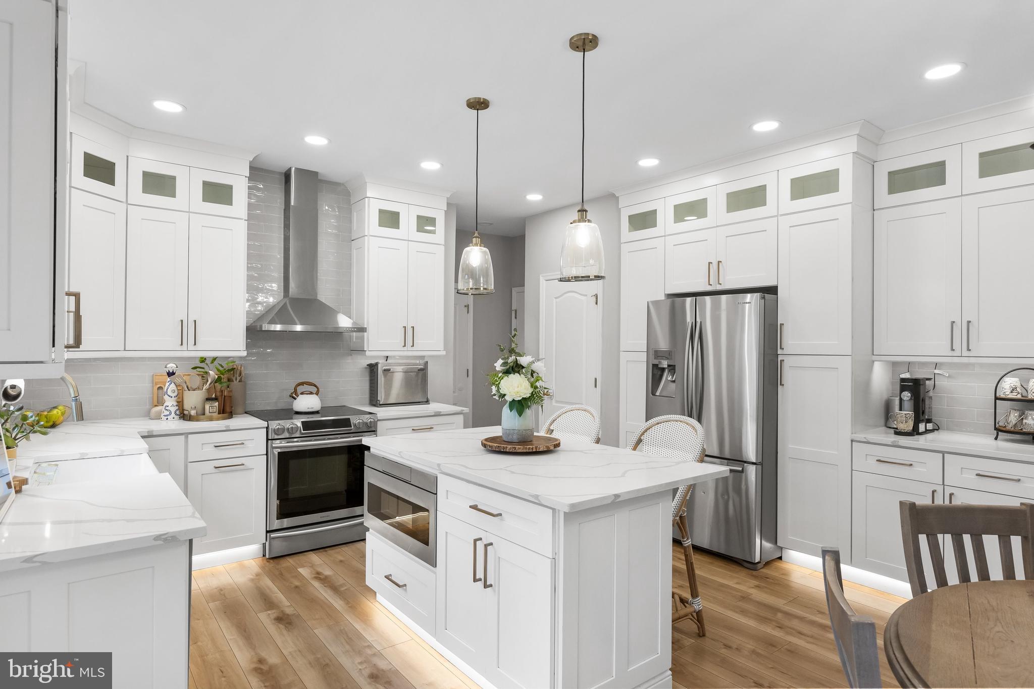 12 LOWBRIDGE PASSAGE