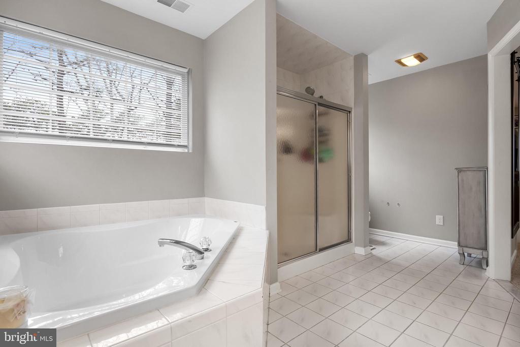 12 LOWBRIDGE PASSAGE