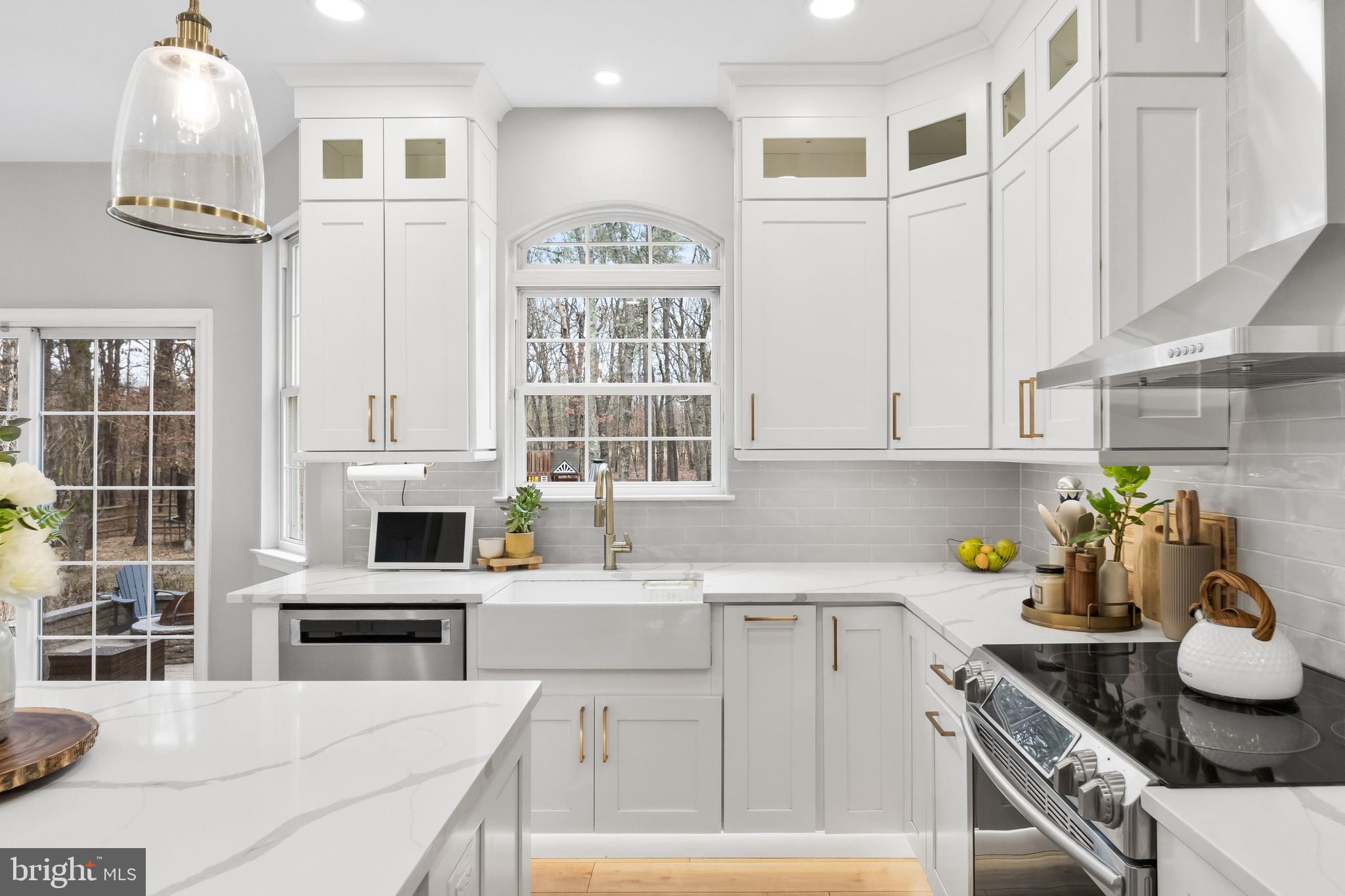 12 LOWBRIDGE PASSAGE