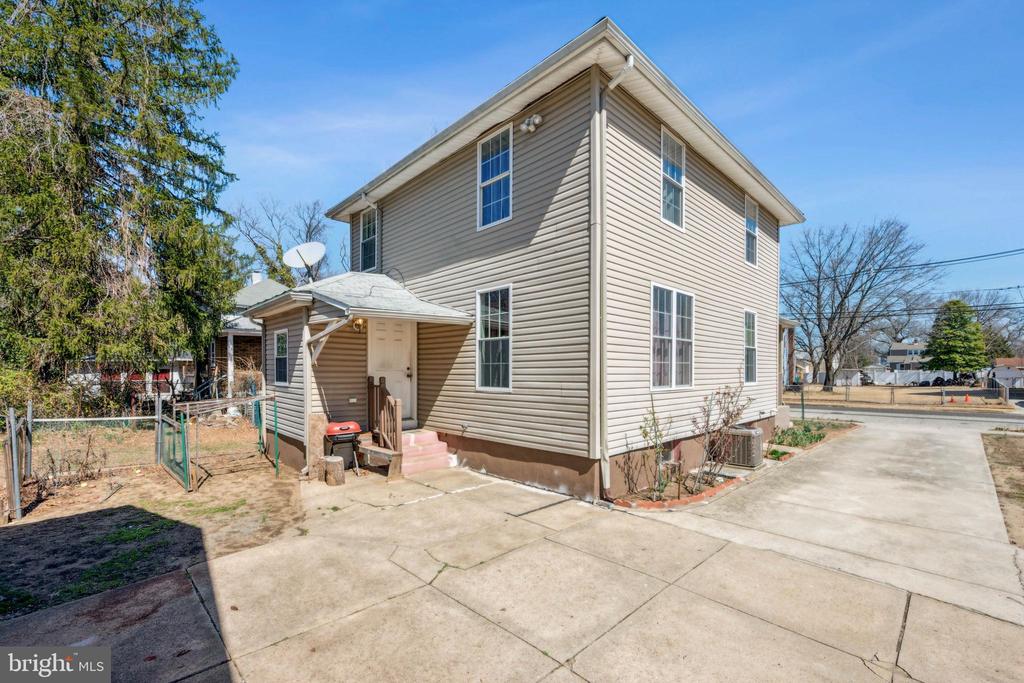 19 STEWART AVENUE