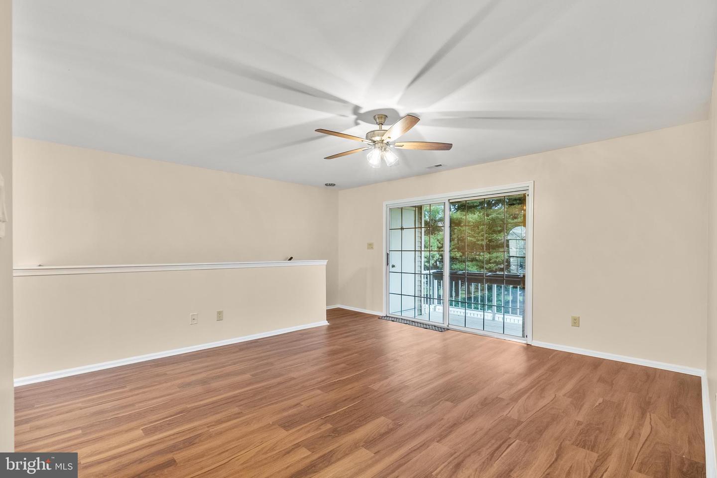 1558-B Thornwood Dr