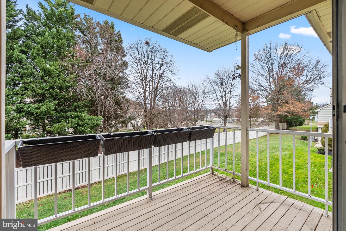 1558-B Thornwood Dr