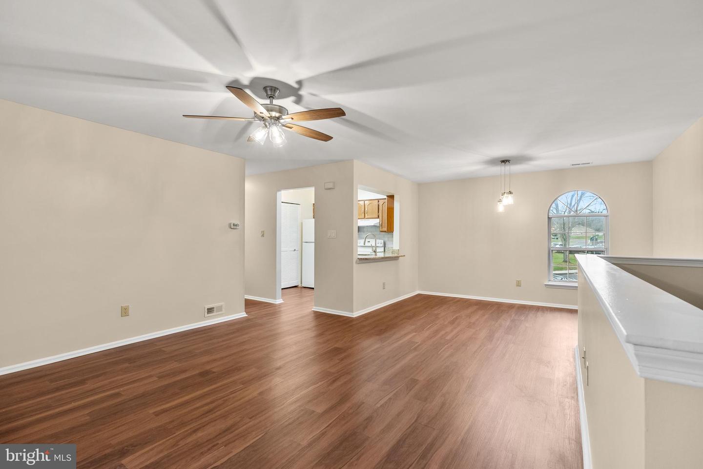 1558-B Thornwood Dr