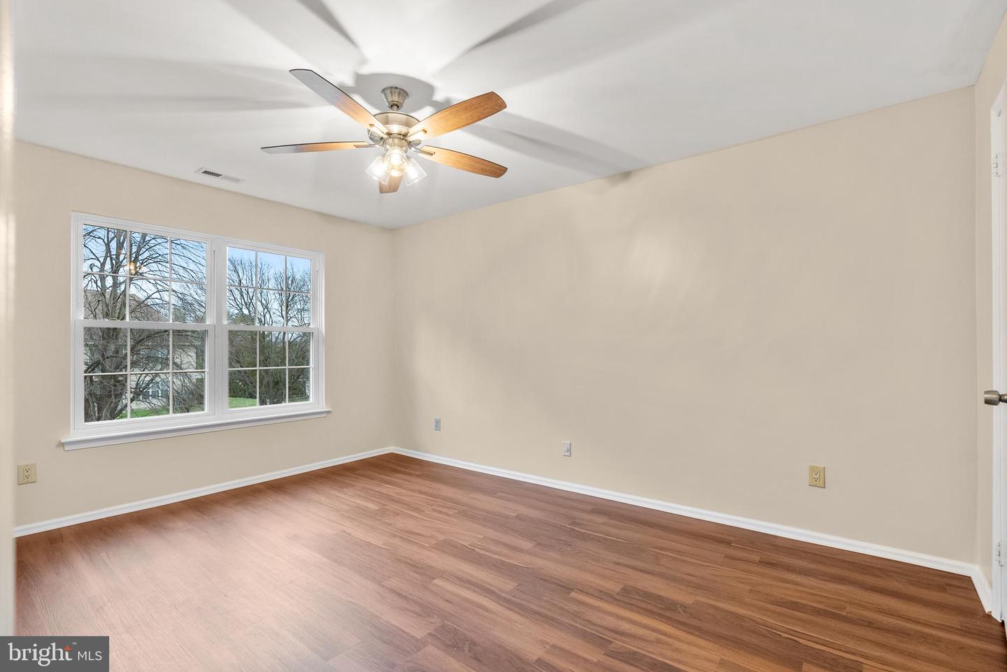 1558-B Thornwood Dr
