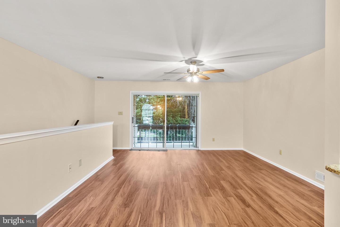 1558-B Thornwood Dr