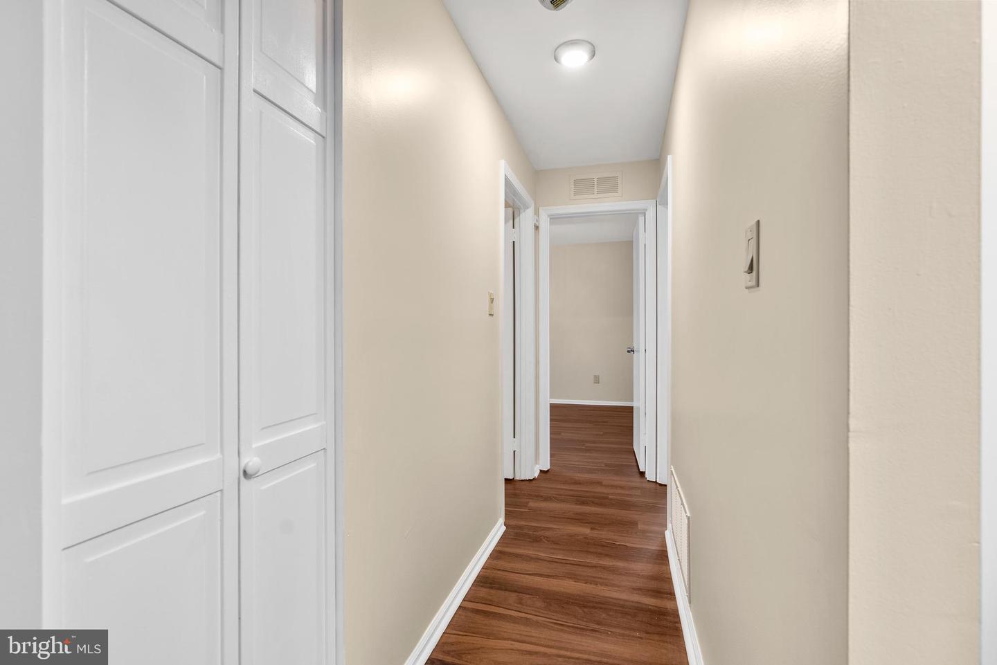 1558-B Thornwood Dr