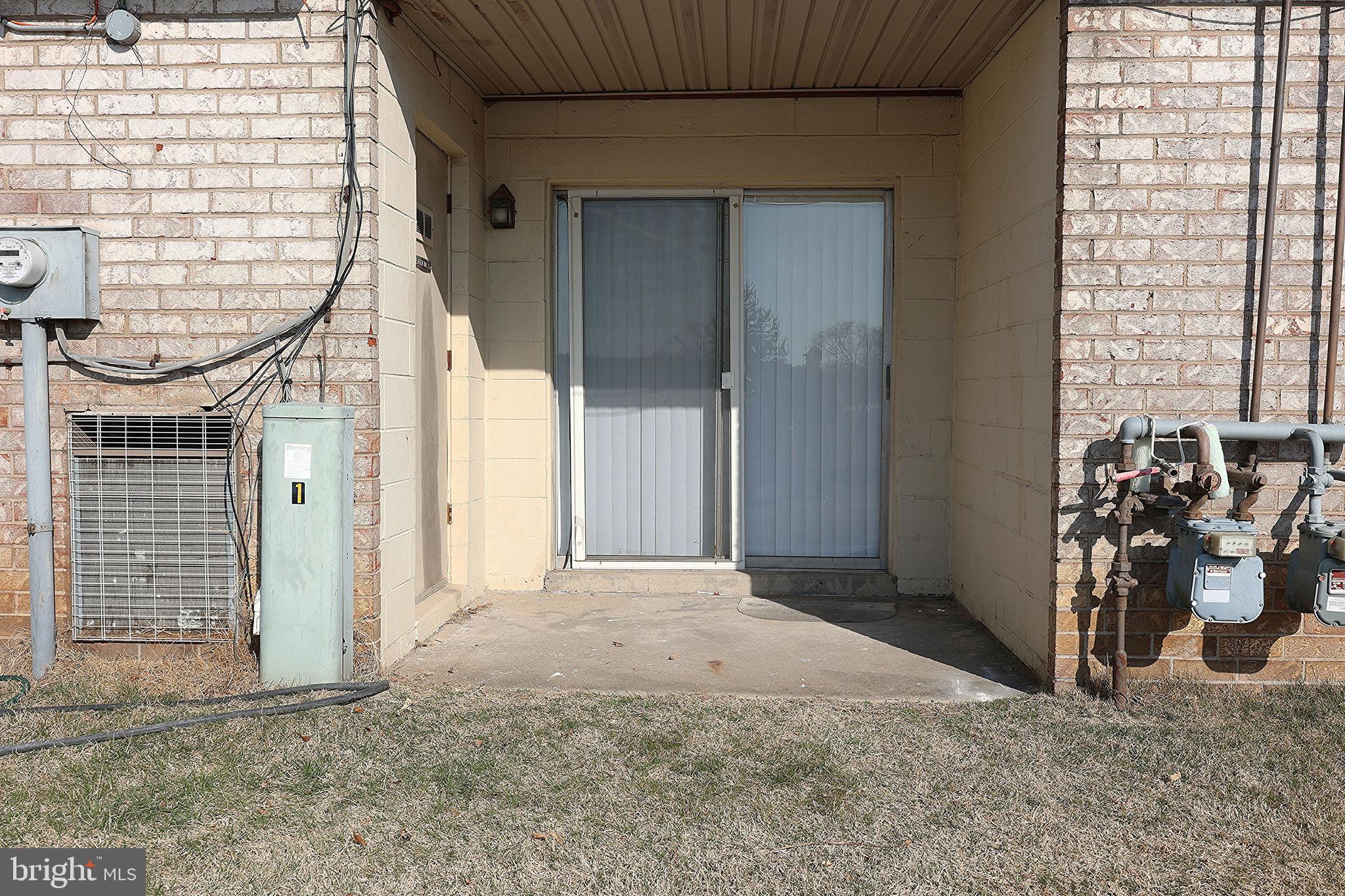 1023 JARDIN CT