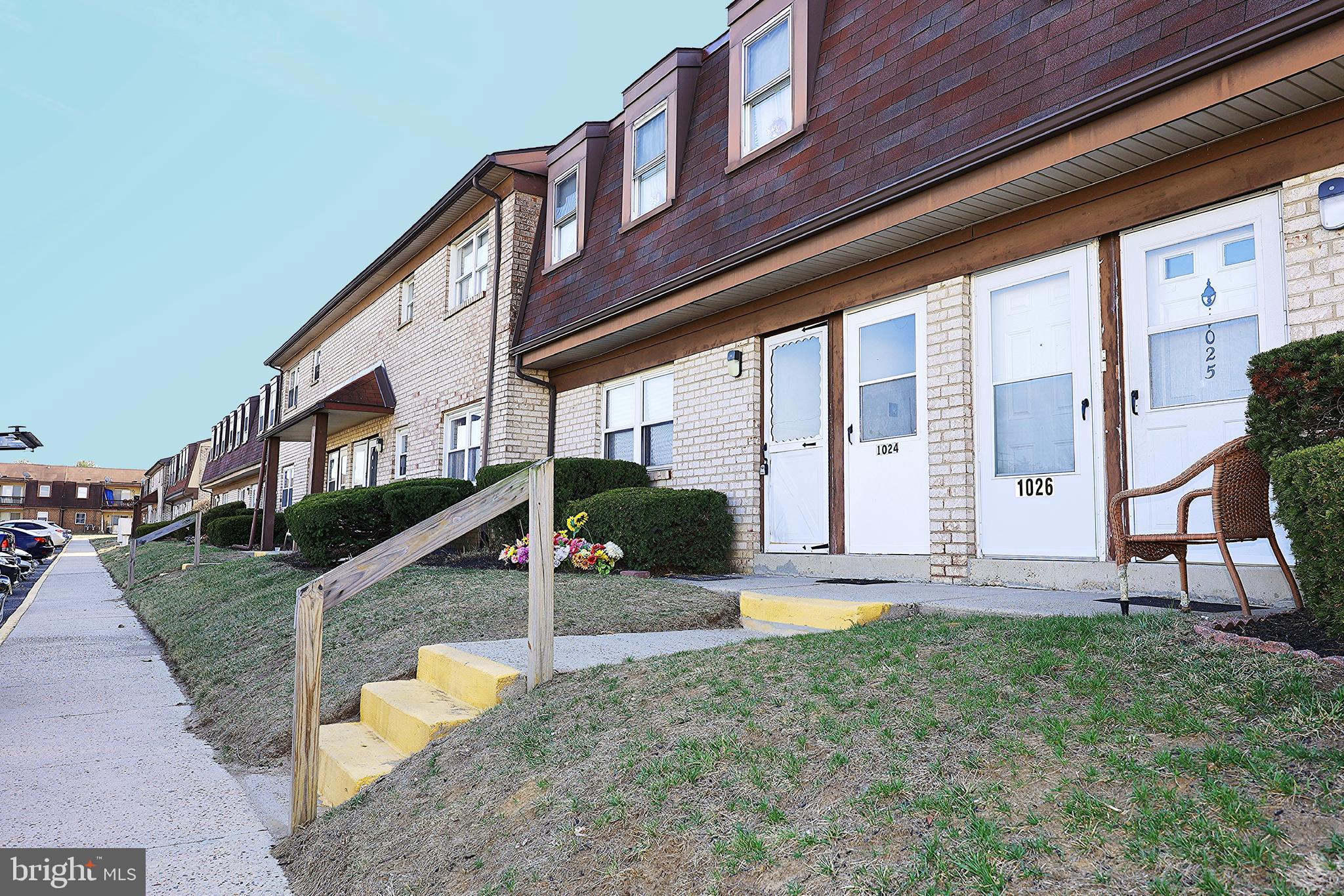 1023 JARDIN CT