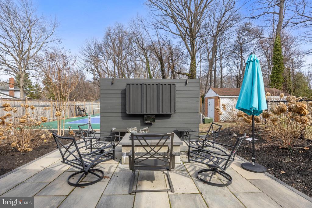 1405 GEORGIAN DRIVE