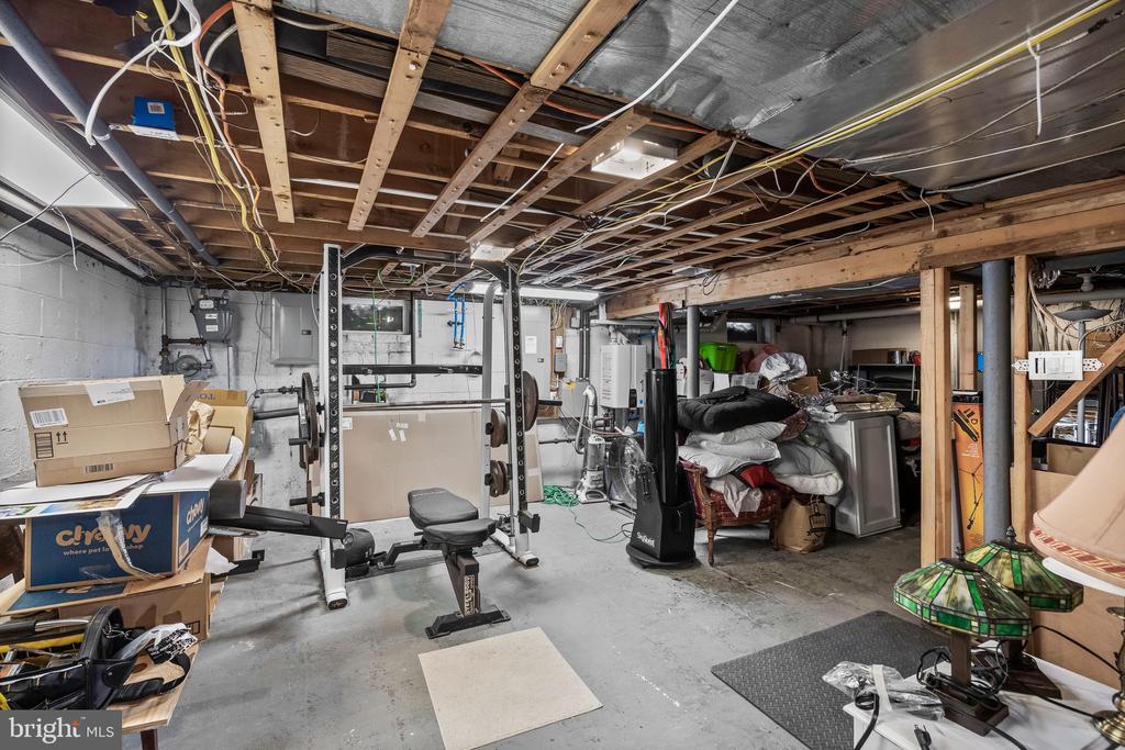 1405 GEORGIAN DRIVE