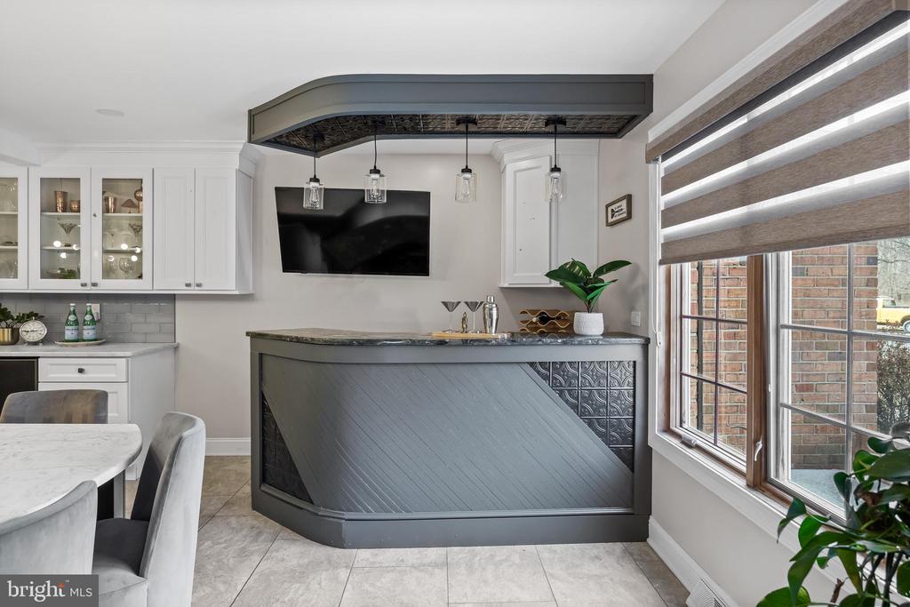 1405 GEORGIAN DRIVE