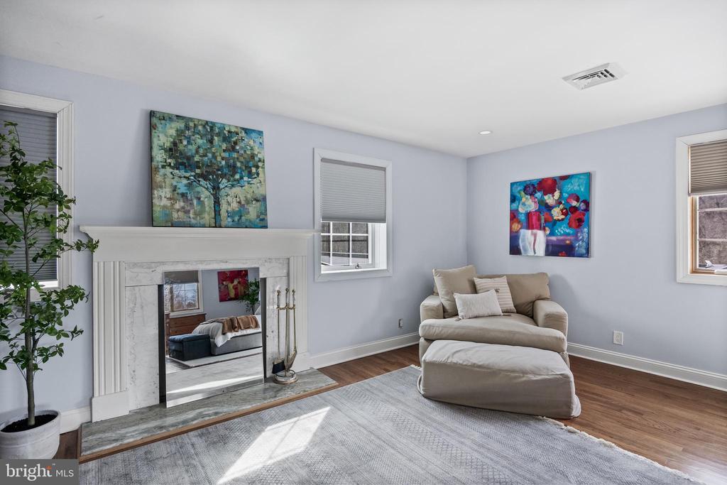 1405 GEORGIAN DRIVE