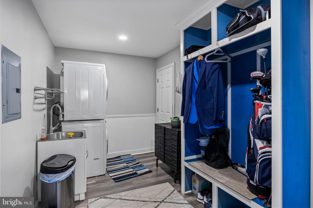 1405 GEORGIAN DRIVE